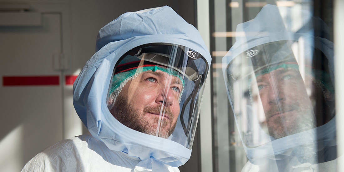 Tyvek® IsoClean® garments partnered with the powered air ViVi®-CR helmet 